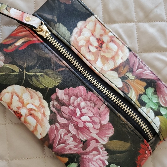 Dress Barn Wristlet - Picture 2 of 5